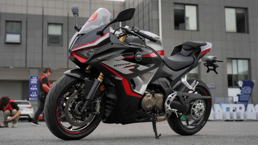 qjmotor赛250青春版落地价,qjmotor550仿赛版售价