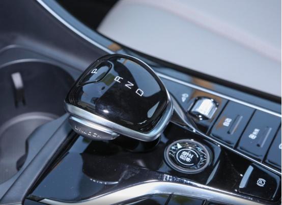 解读2023款超混电驱轩逸，13.89万起百公里油耗3.96L，值得买吗？