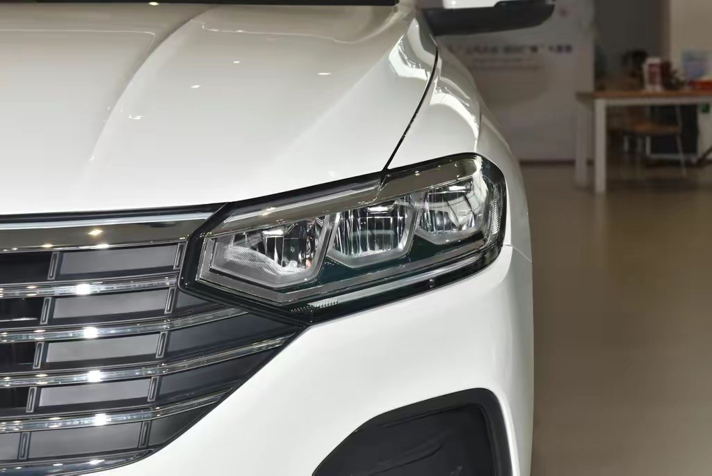 汽车推荐10万到15万帕萨特,全新帕萨特凭什么成为家用车首选