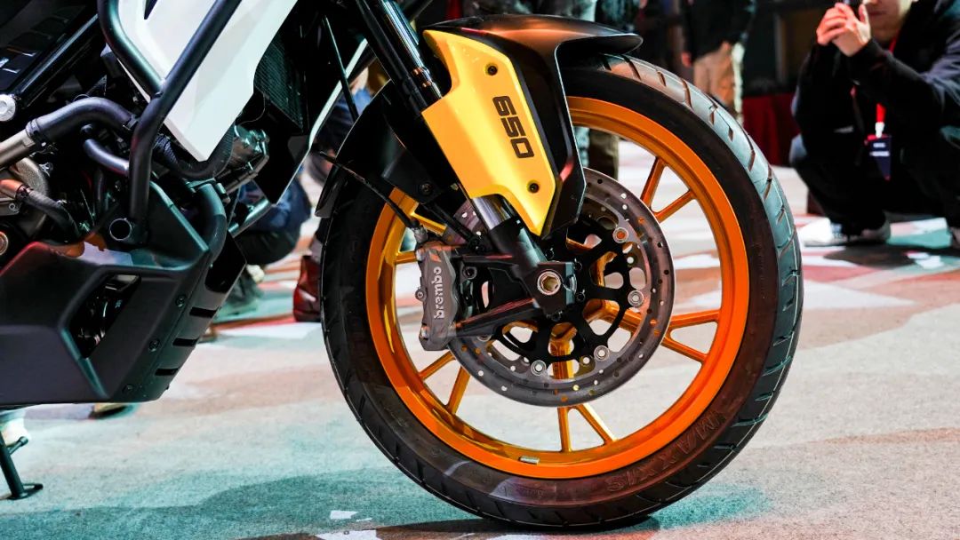 qjmotor骁650公路版测评,qjmotor赛650测评