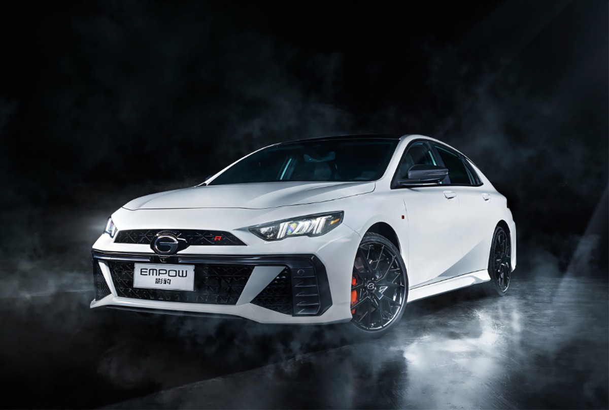 百公里加速仅6秒的国产车,提速最快的七座混动车