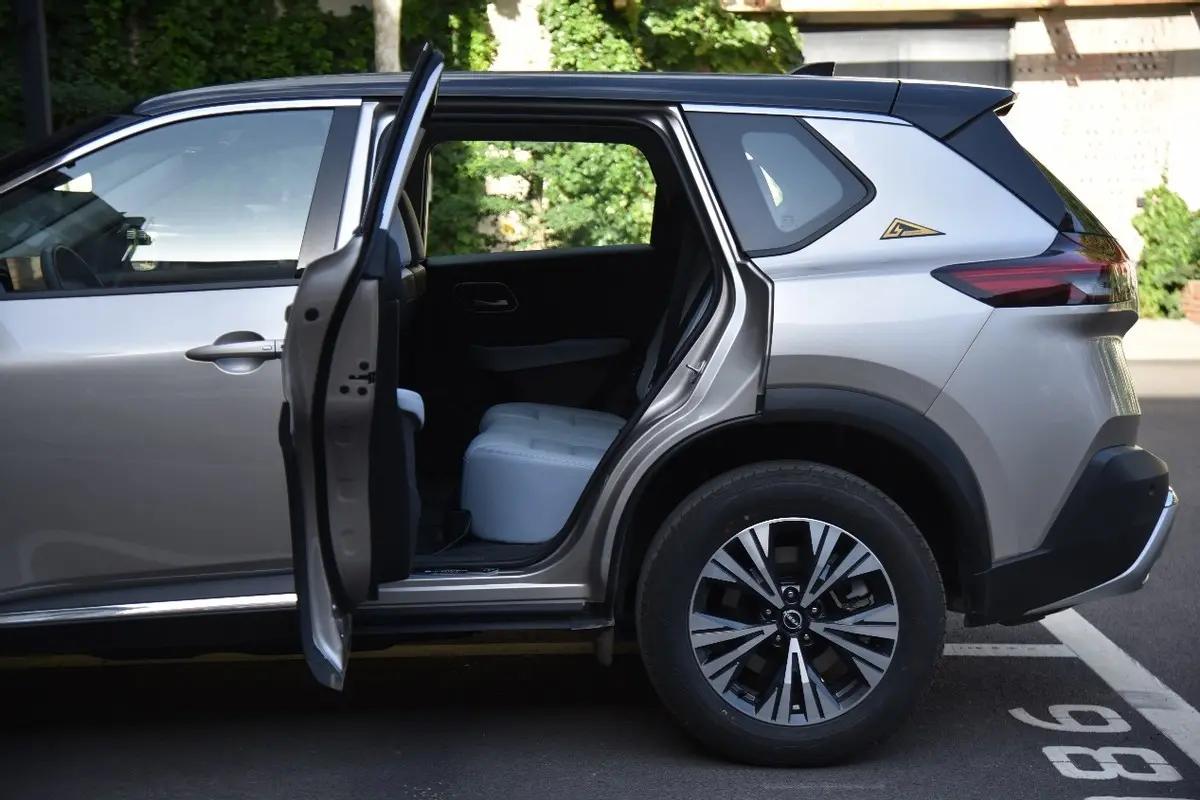 日产奇骏超混电驱没有备胎吗,双混电驱奇骏