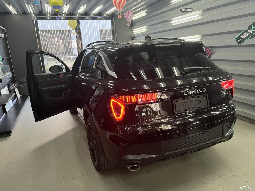 领克01和红旗hs5哪个性价比高,领克01沉浸式体验