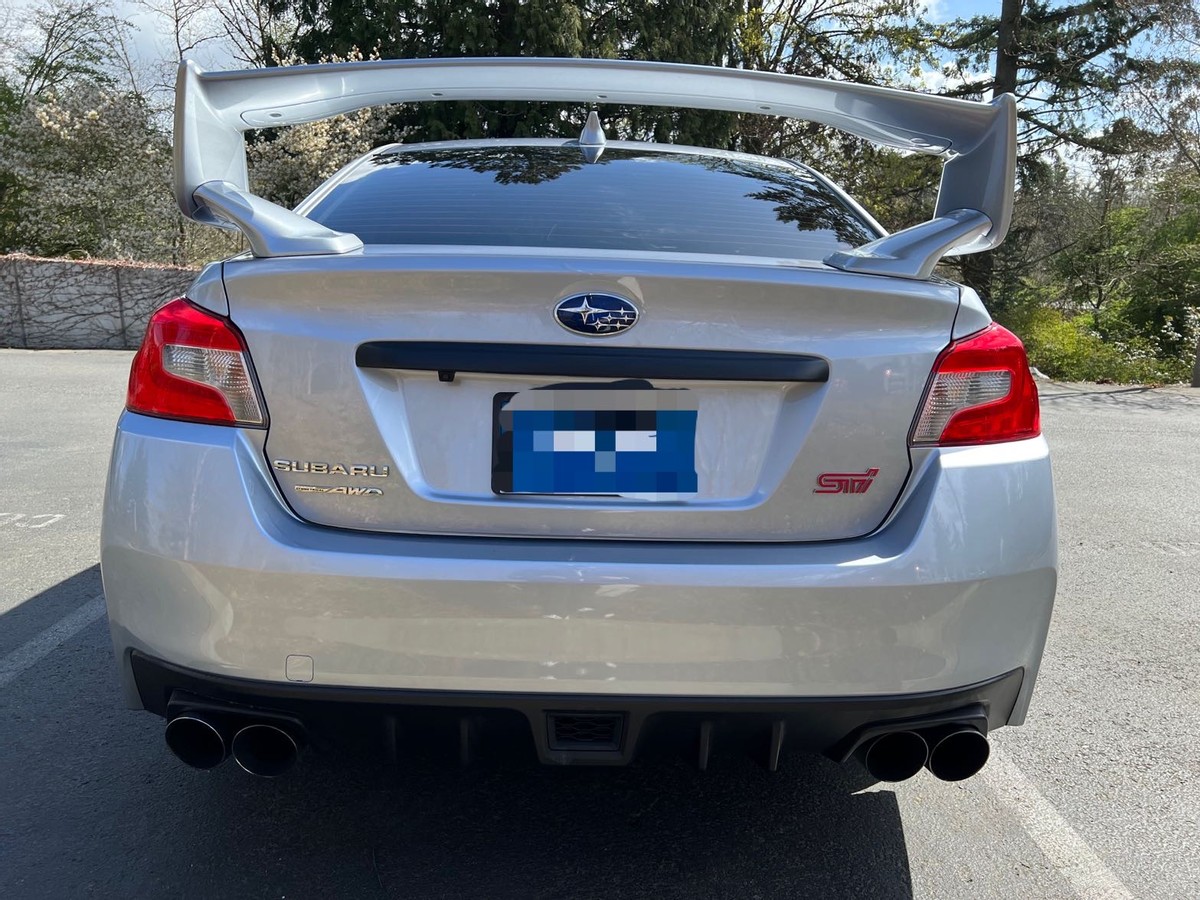 放荡不羁的烂仔——斯巴鲁STI