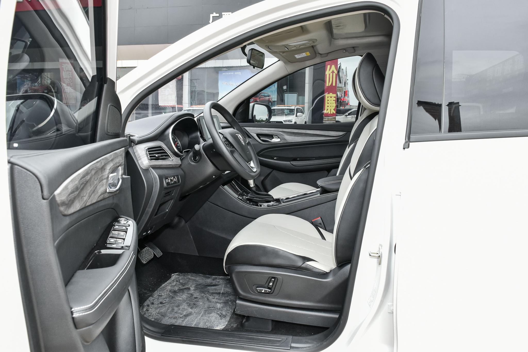 宝骏730打造七座mpv领导者,18年宝骏730自动最高配驾驶感受