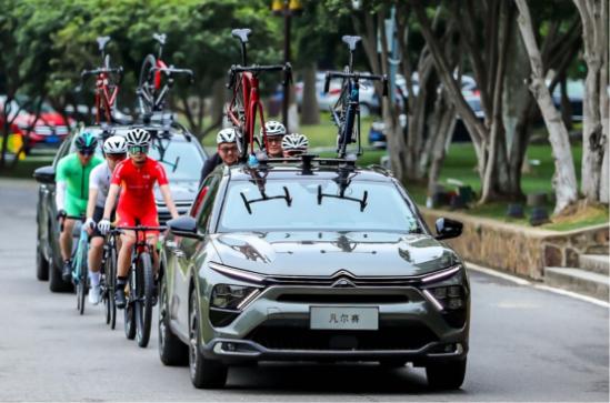 坚持以客户为中心的服务理念,坚持以客户为中心的企业文化