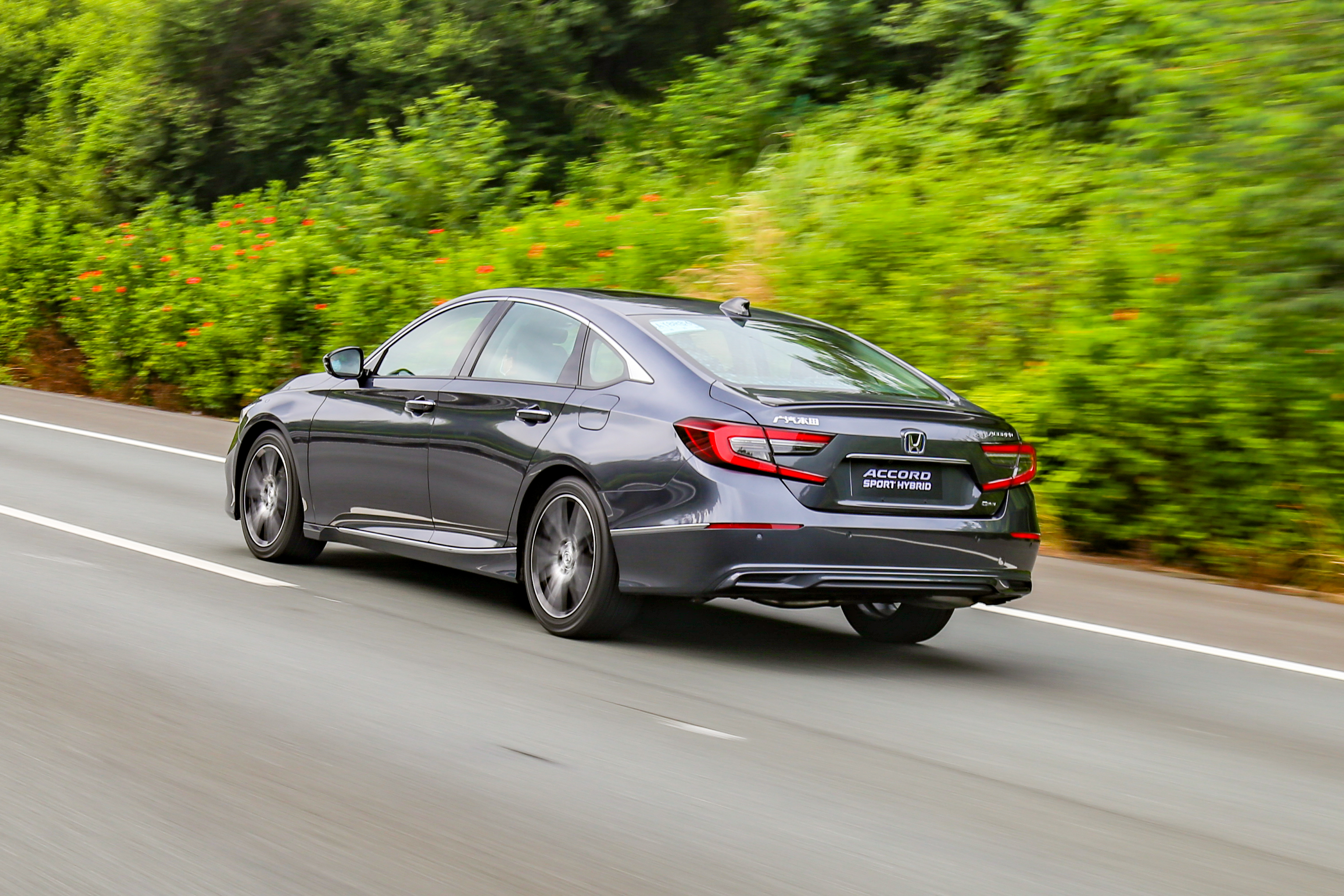 雅阁最新改款消息,雅阁十代豪华版改装落地价