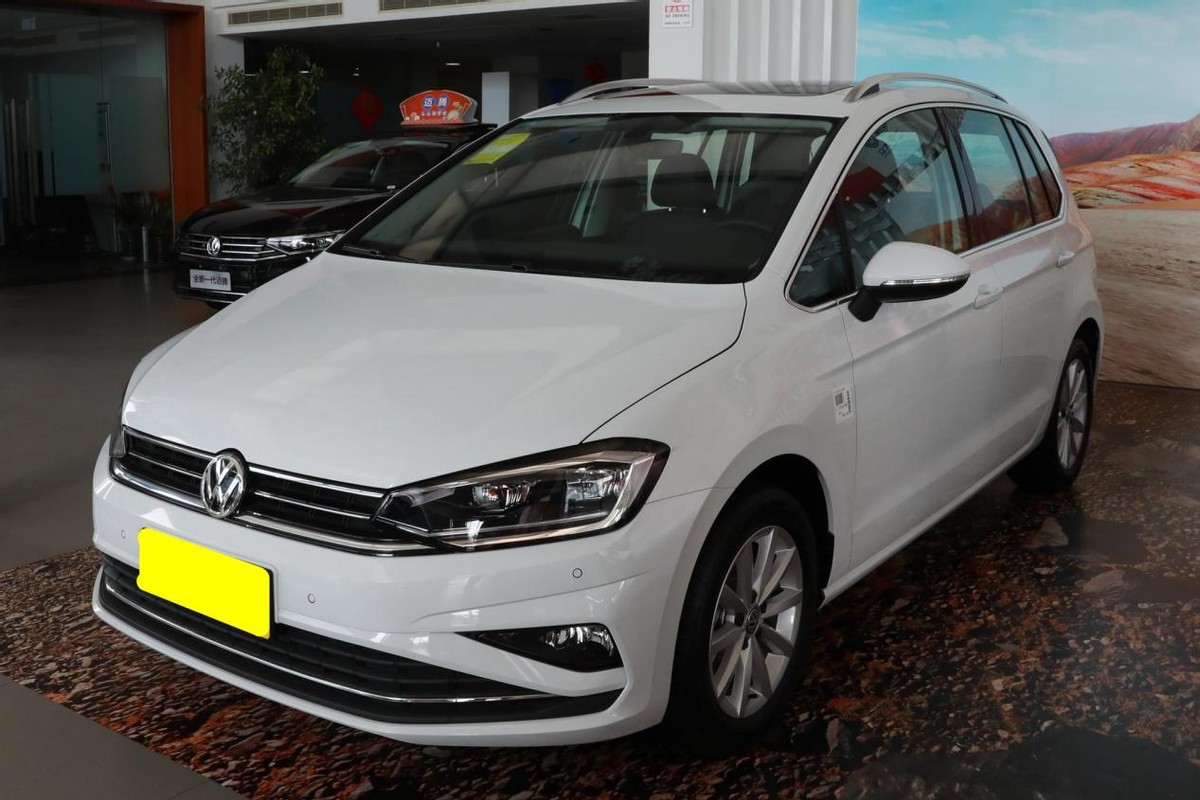 实拍高尔夫·嘉旅1.4T自动好奇型，卖16.48万，经济耐用家用不错
