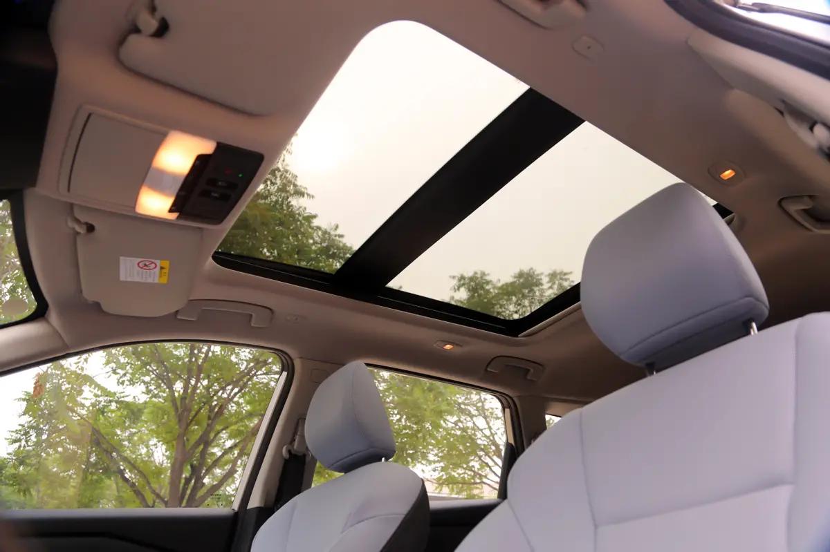 日产超混电驱奇骏到店实拍,日产奇骏e-power和魏派拿铁phev