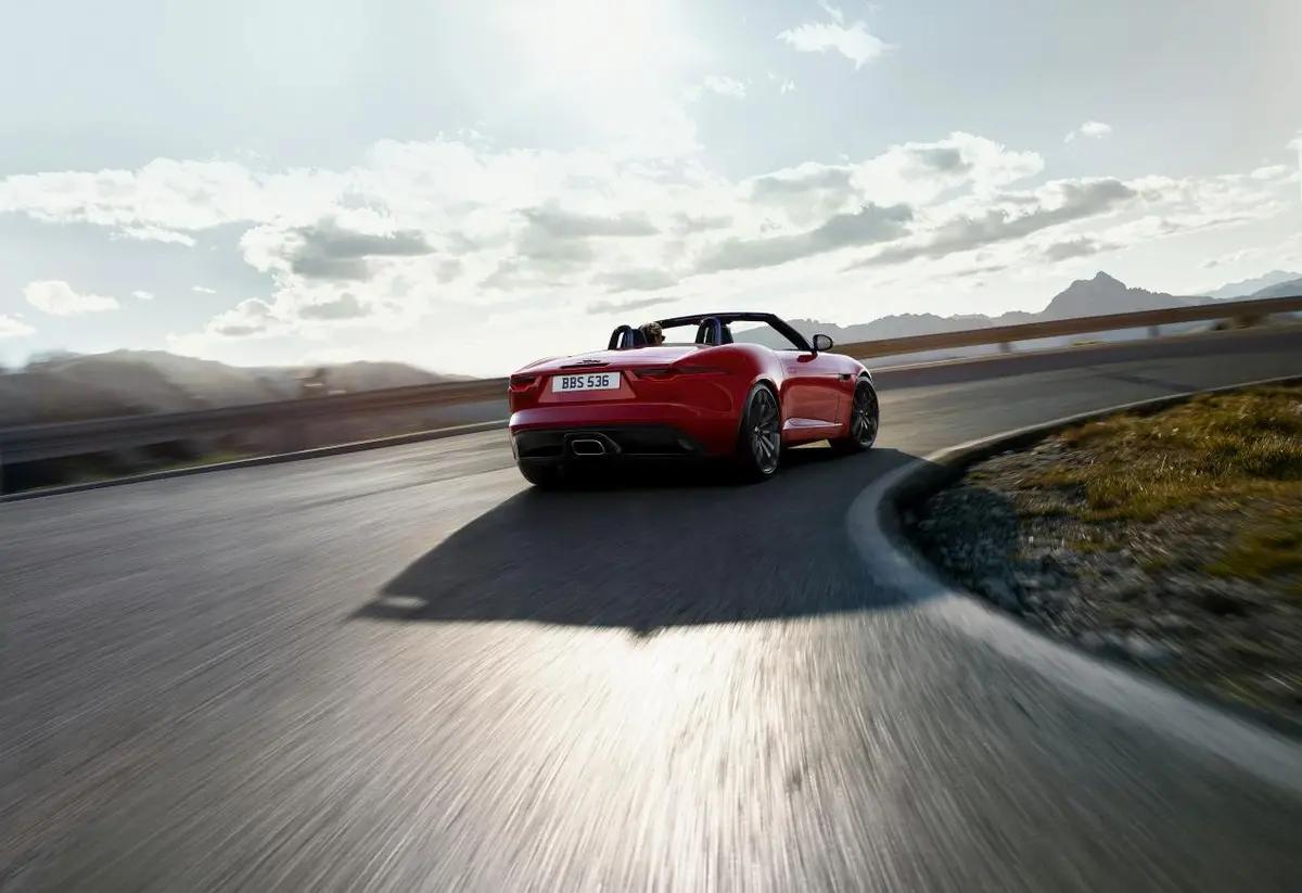 捷豹jaguarf-typecoupe3.0t跑车,捷豹f-typeInControlOS2.0系统