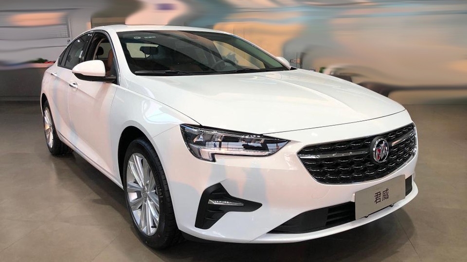 别克君威价格比凯美瑞便宜几万,君威2.0t和迈腾2.0t哪个快