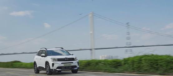 天逸共创版对比天逸beyond,天逸c5aircross和beyond的区别