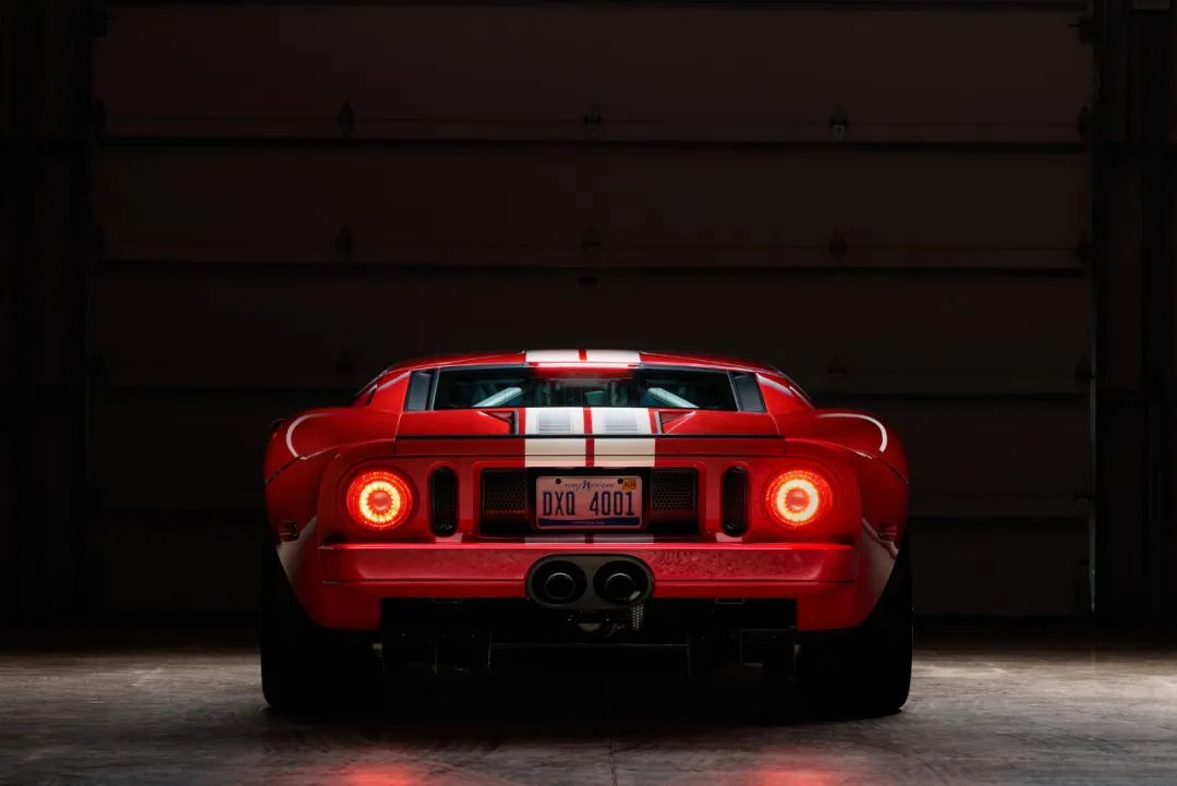 随车赠送签名吉他一把，美国著名歌手转让2005年低里程福特GT