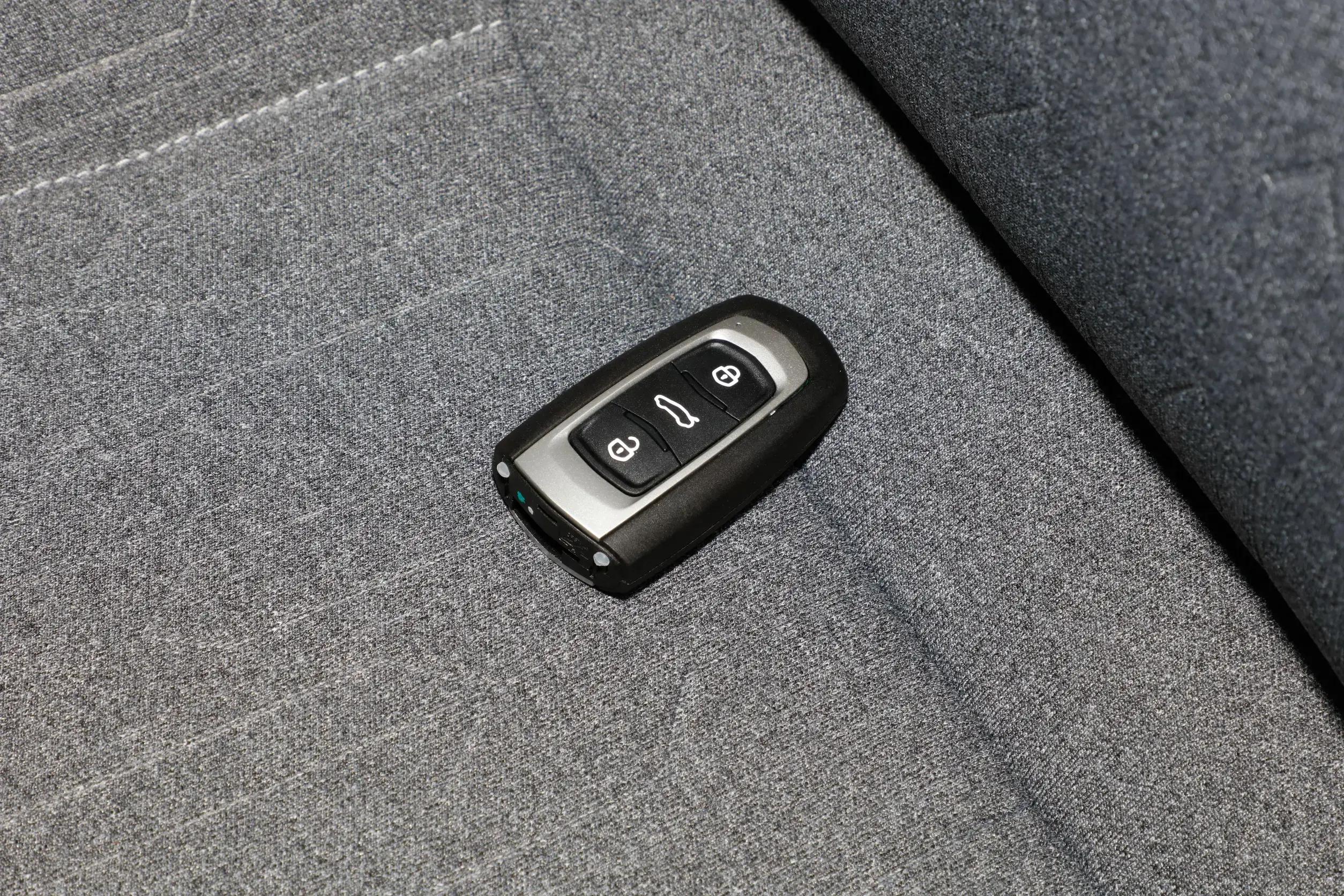 吉利熊猫mini亚运版对比宏光mini,吉利熊猫mini全方位评测