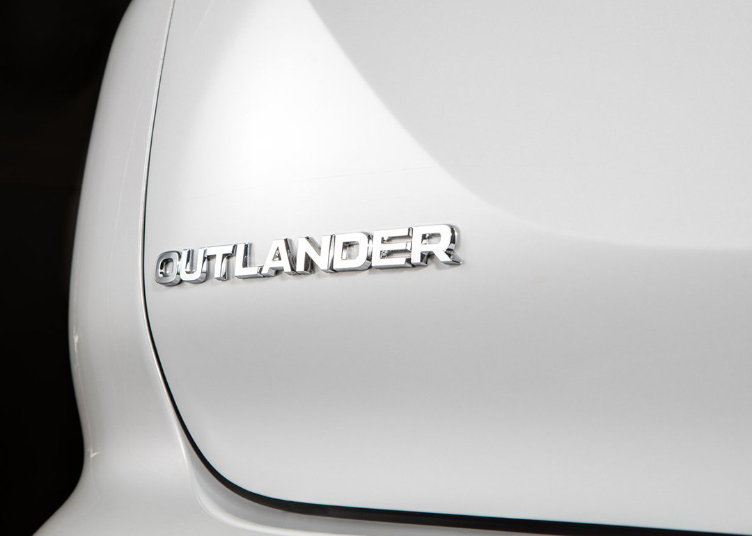 全新欧蓝德越野性能,三菱欧蓝德3.0v6发动机油耗多少