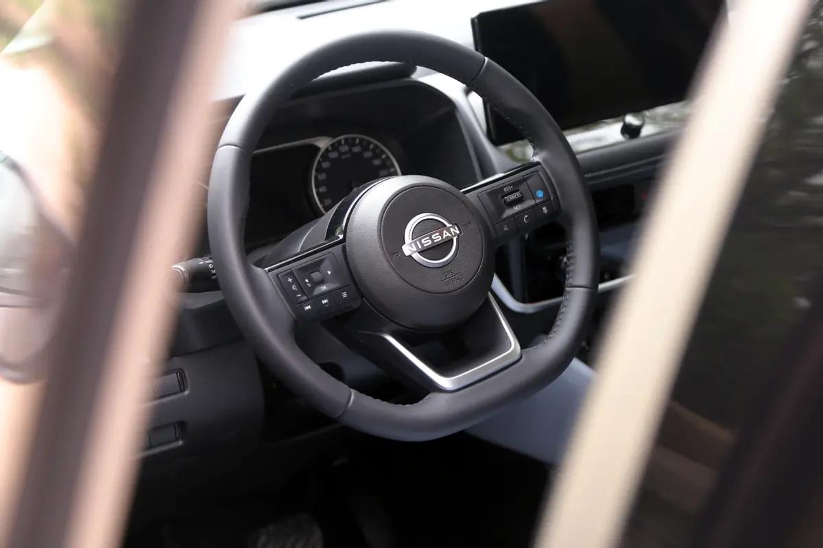 日产超混电驱奇骏到店实拍,日产奇骏e-power和魏派拿铁phev