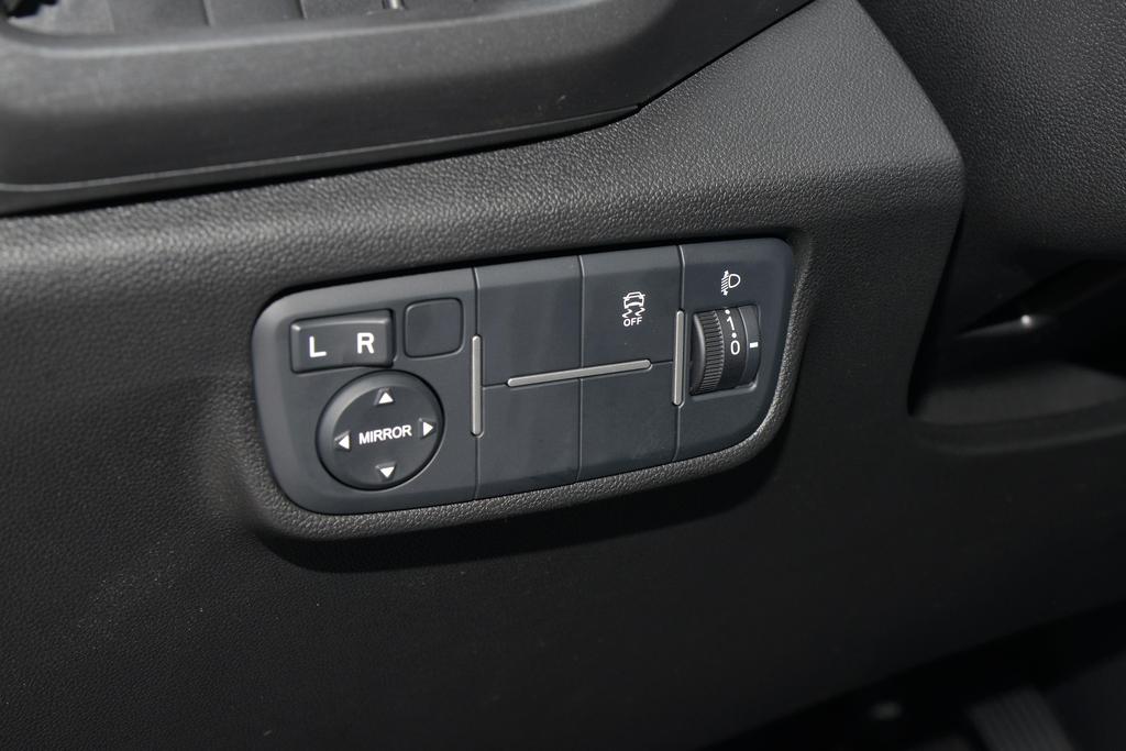 逸动的前保险杠区域,逸动plus20231.4t尊贵版前保险杠