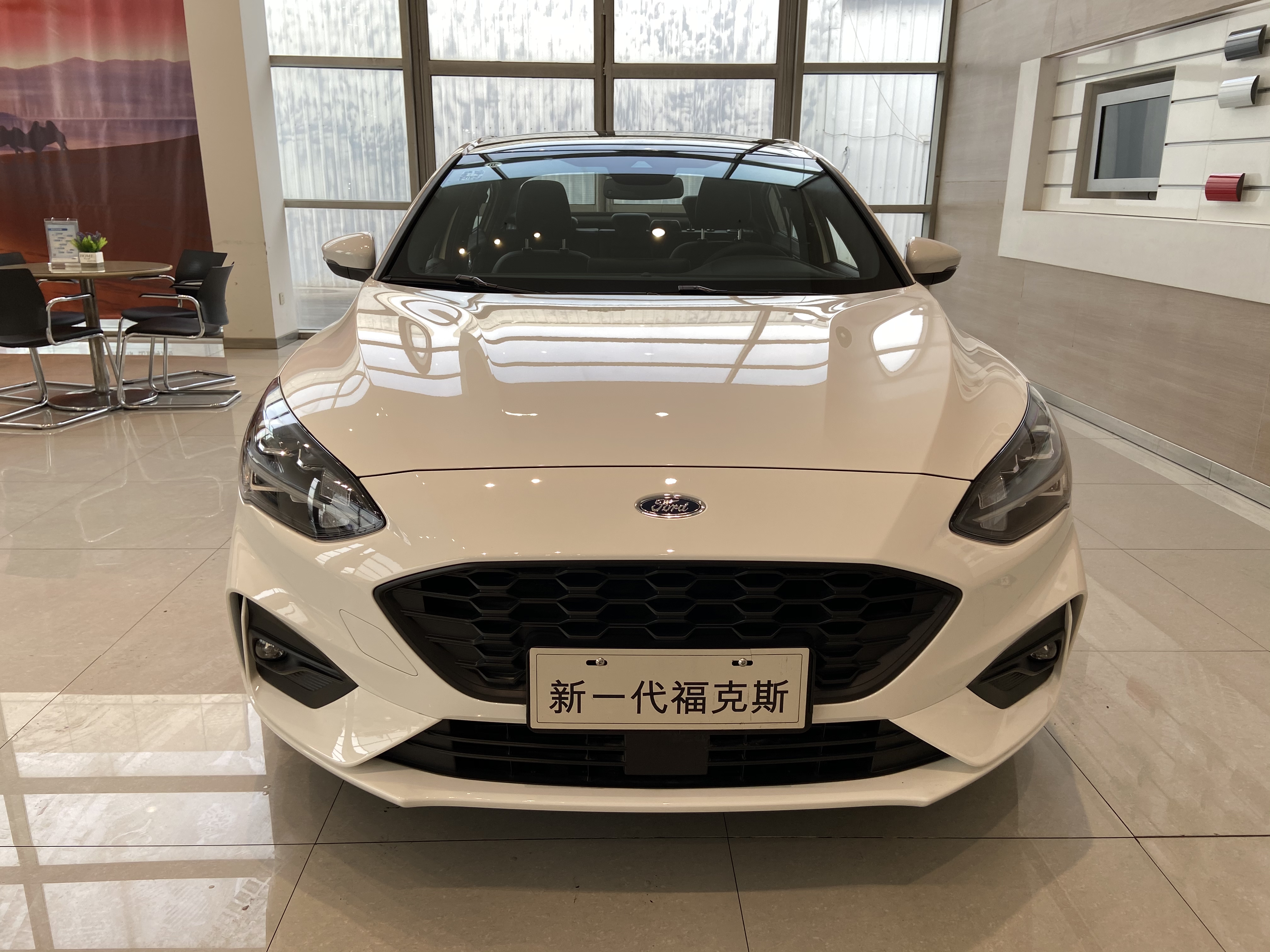 颜值在线的美式“钢炮”！运动属性拉满，实拍长安福特福克斯