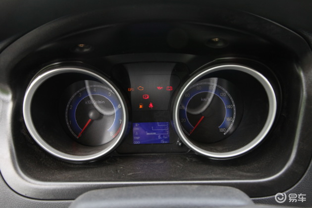 长安睿行m60和长安跨越v5哪个好,睿行m60评测