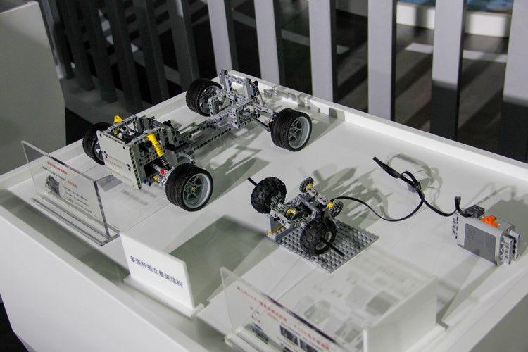 硬派越野车挑战80°c坡,越野挑战90度上坡视频