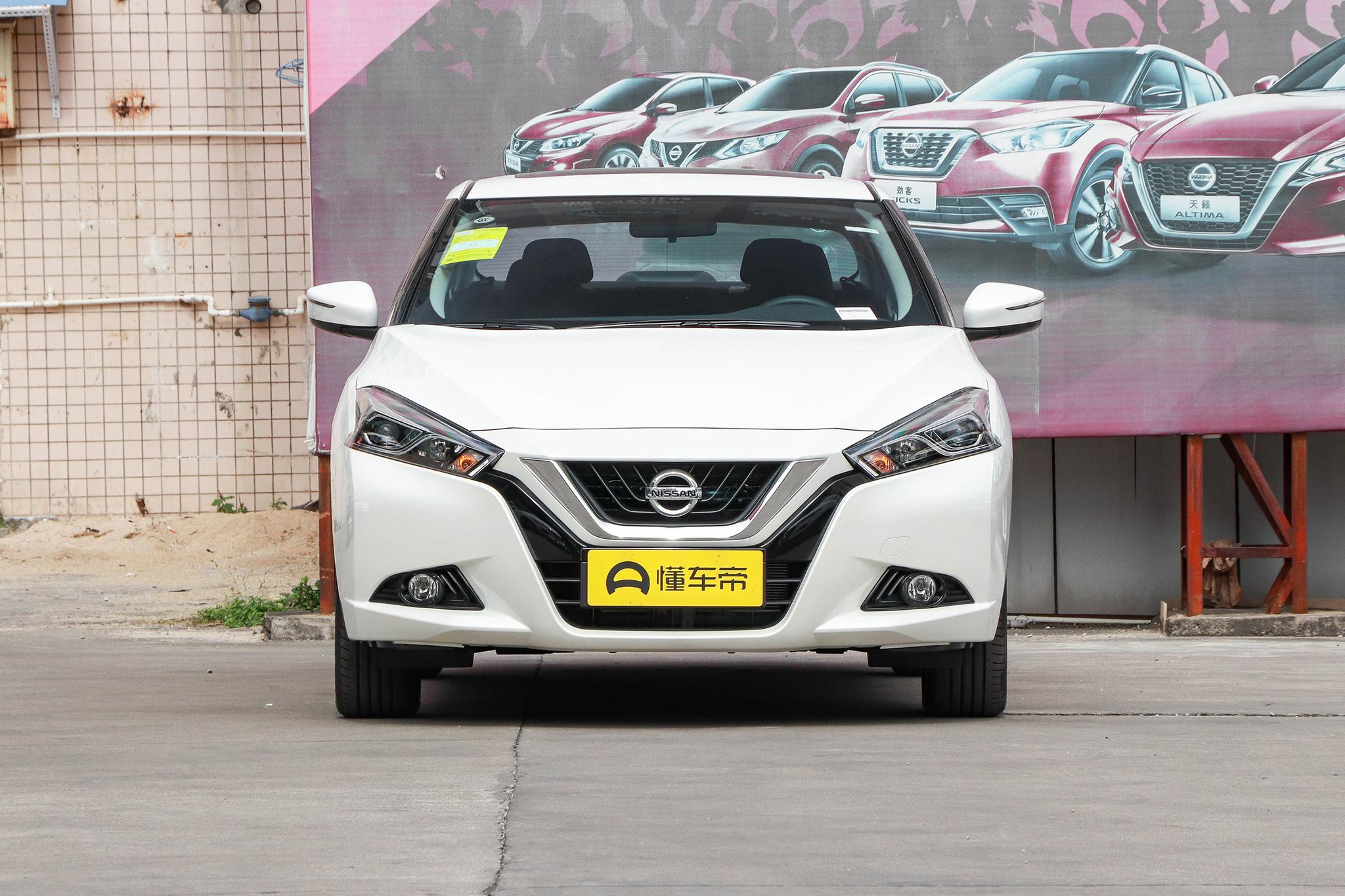 蓝鸟CVT智联智酷版,紧凑型车,配电动助力,转向轻松