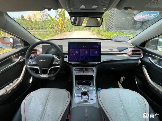 比亚迪05型驱逐舰120版本纯电续航,比亚迪秦plusdm-i与驱逐舰05对比