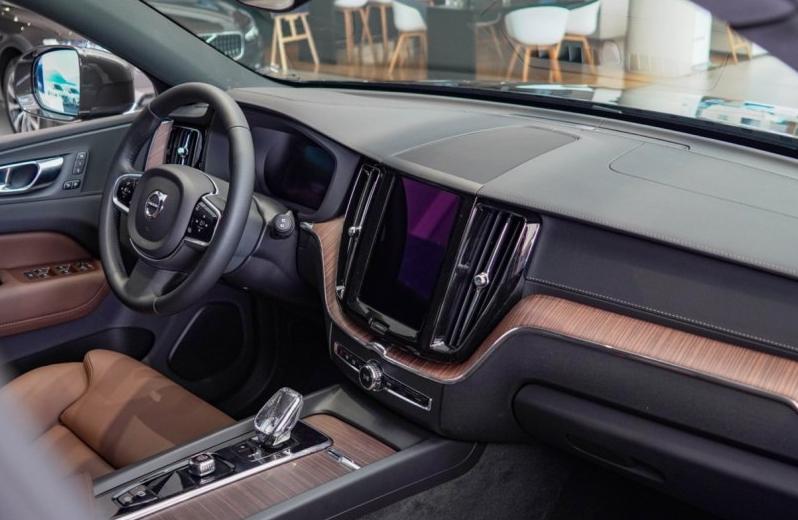 20万预算能买哪年的xc60,豪华中型suv横评xc60