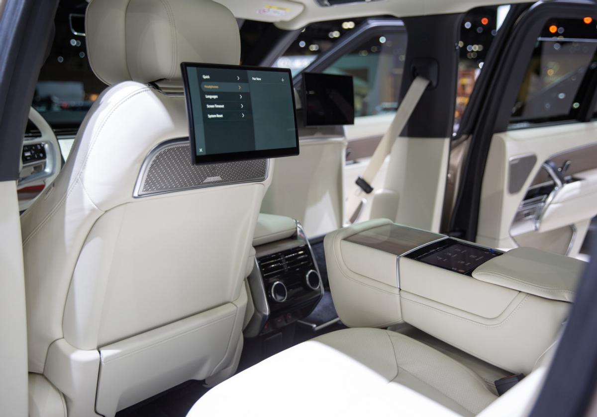 四座的路虎揽胜,豪华版与科技版