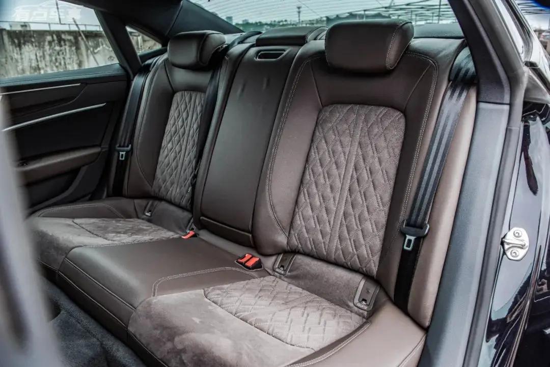 奥迪a7l哪一款更值得入手,10万往上的奥迪a7l值得买吗