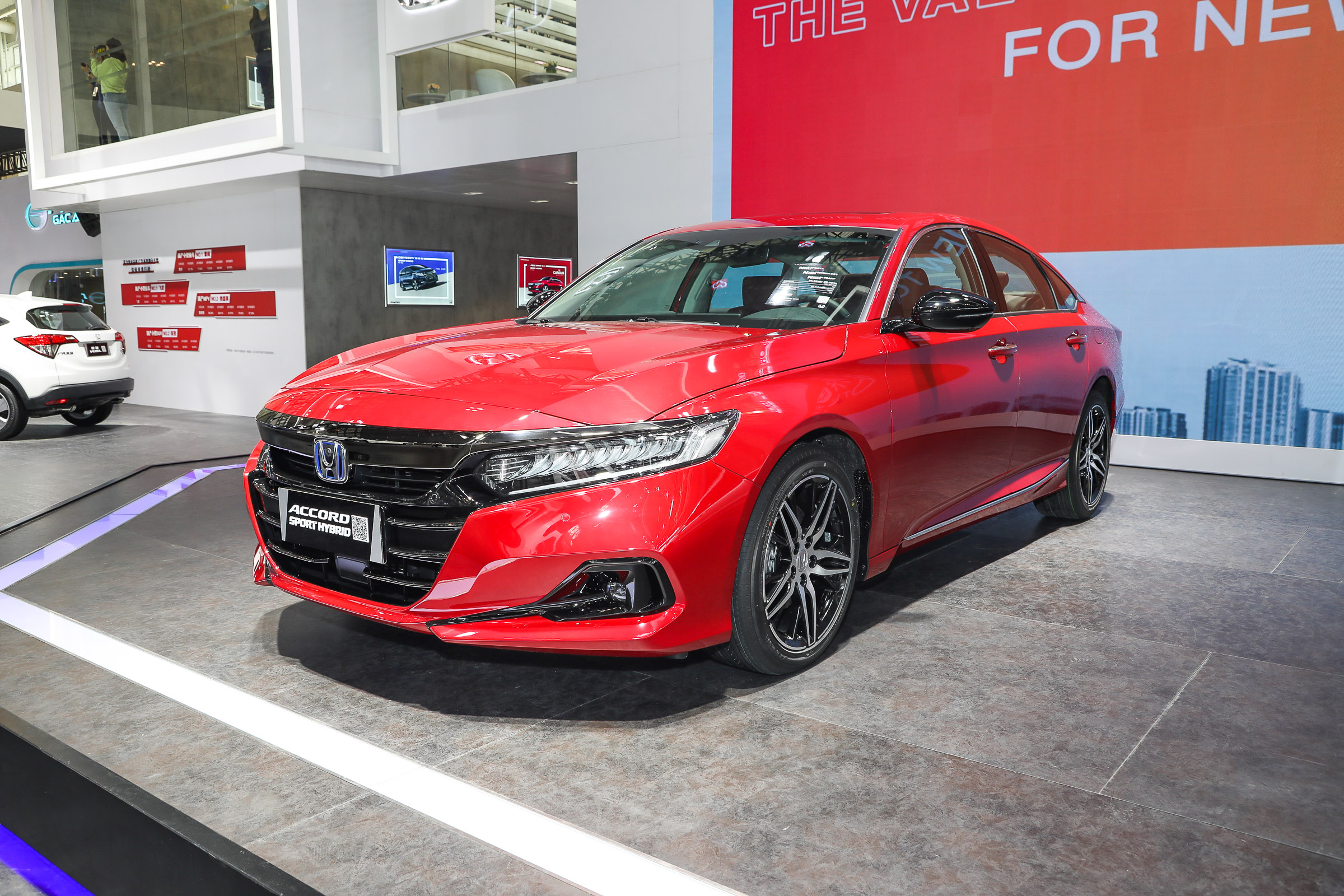 秦plus冠军版与全新轩逸对比,轩逸e-power跟比亚迪秦plus