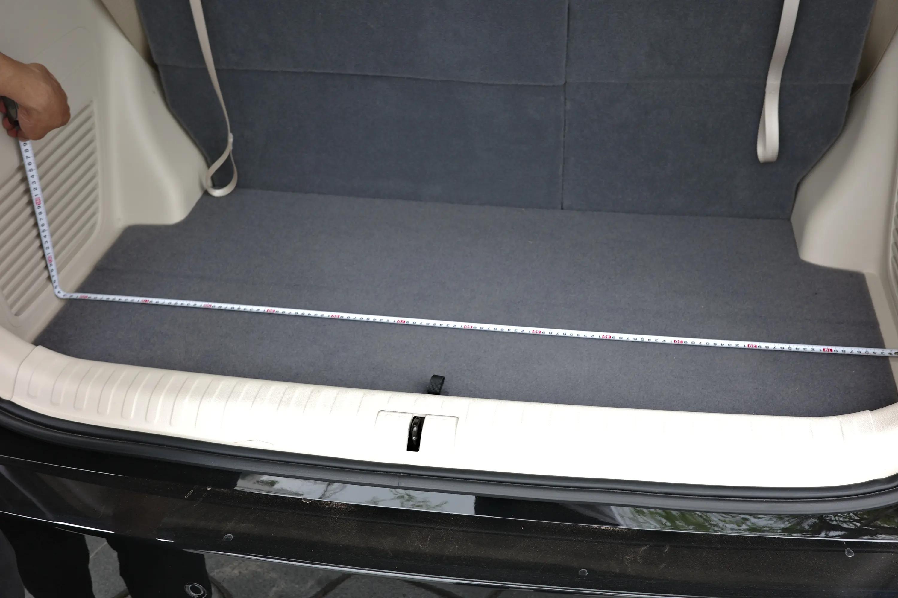 岚图梦想家和gl8整车价格对比,岚图梦想家和gl8空间对比