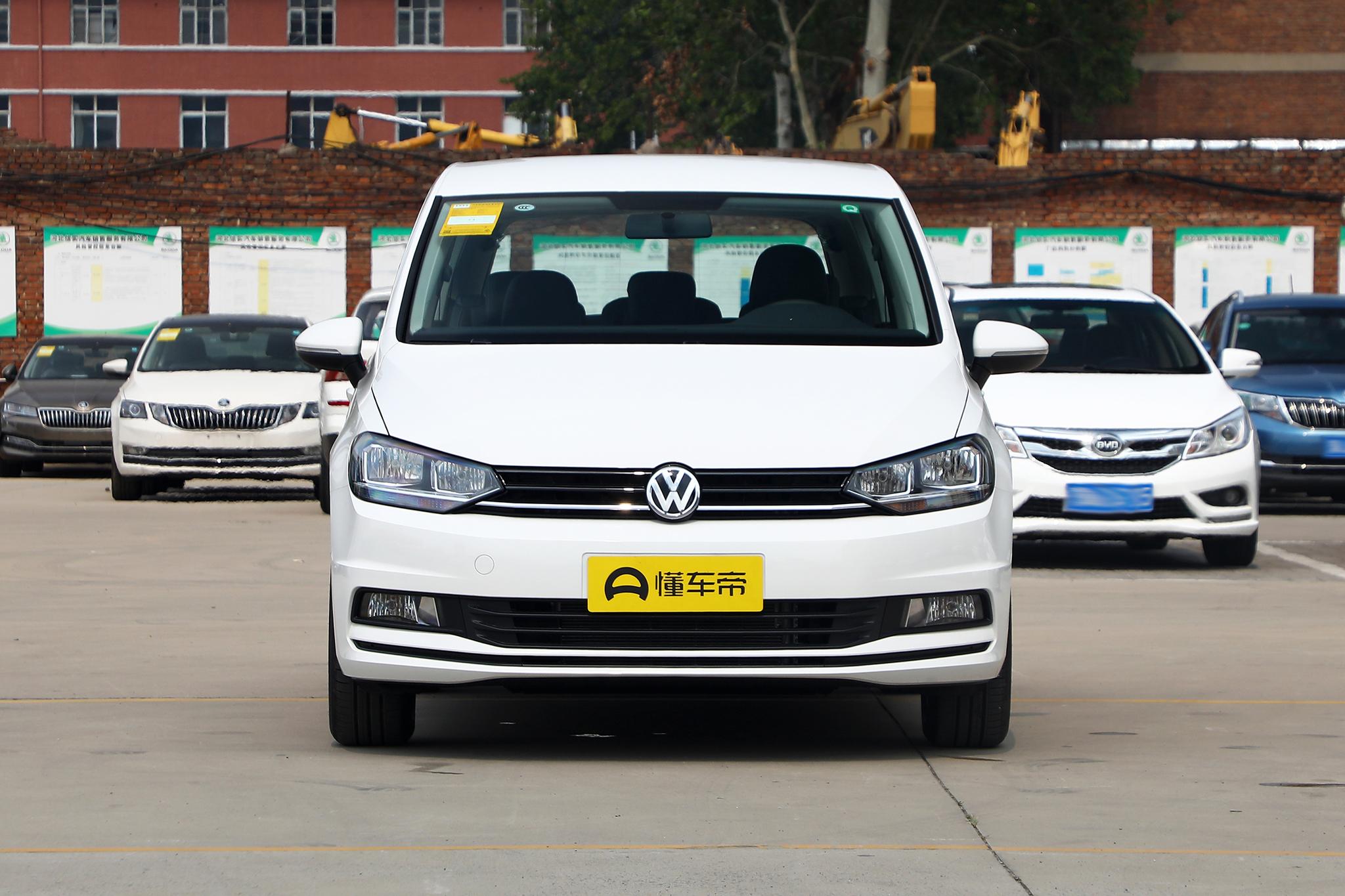 最新款途安mpv5座,顶配版旗舰六座大众途安开车感受