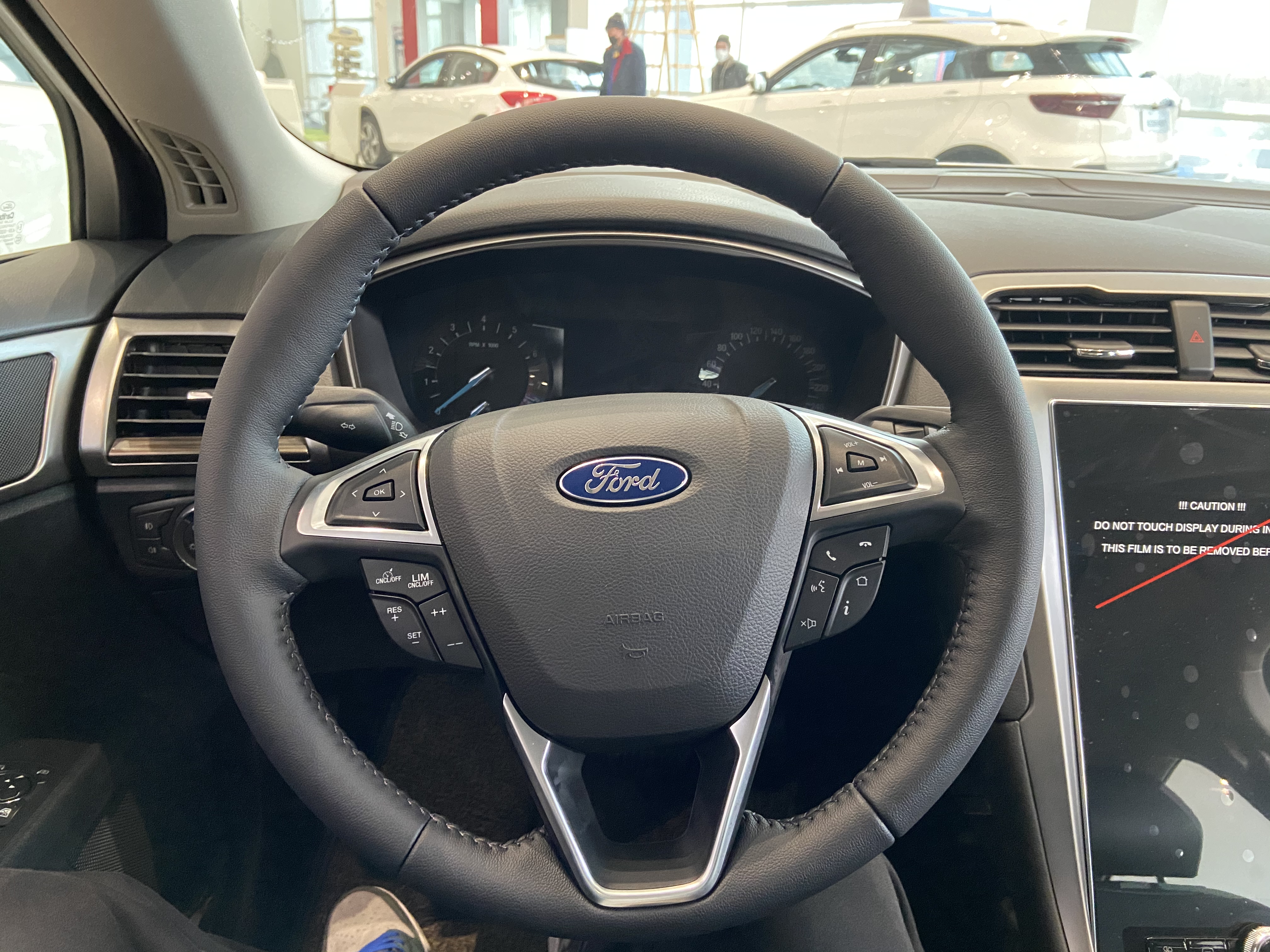 探店实拍福特蒙迪欧，操控出色的合资B级车！值得入手吗？