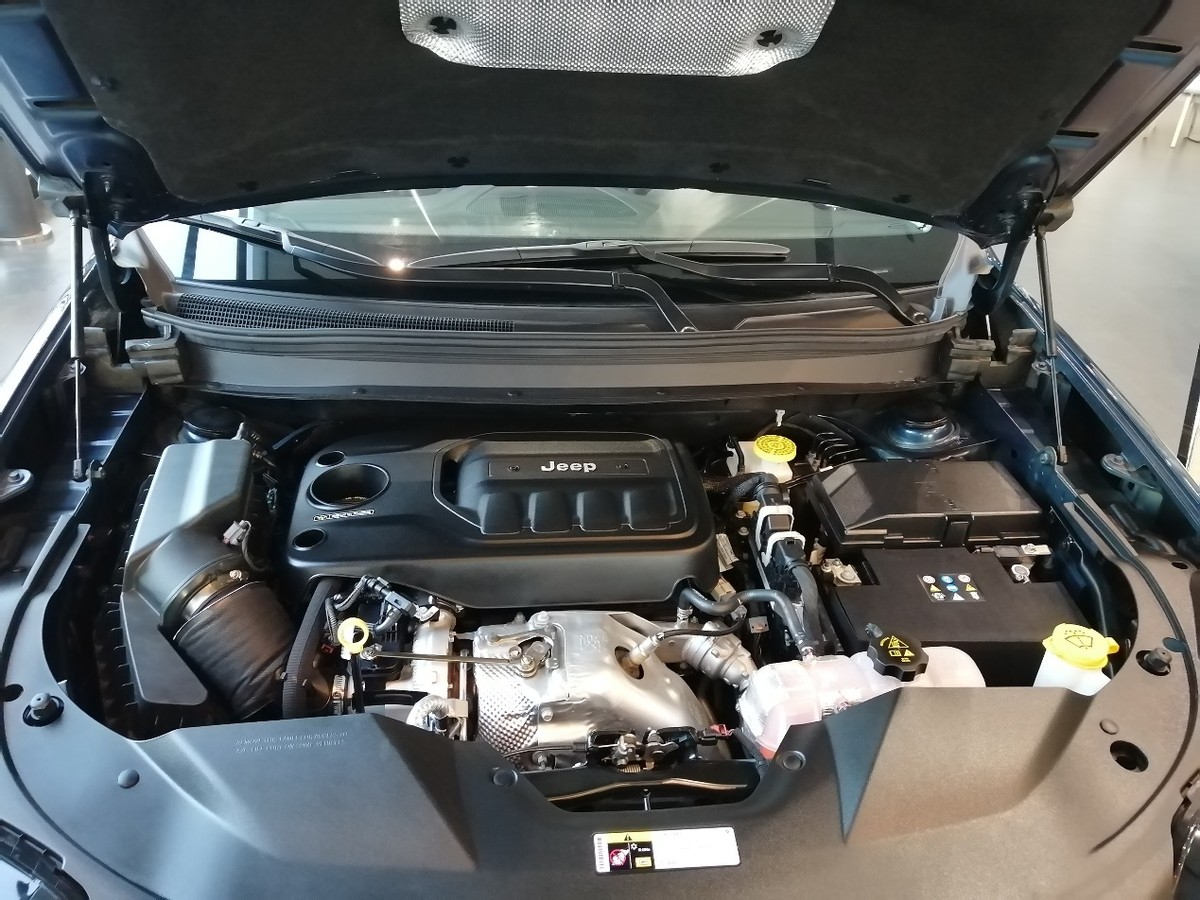jeep自由光2.0t四驱探享版测试,jeep自由光2.0t发动机