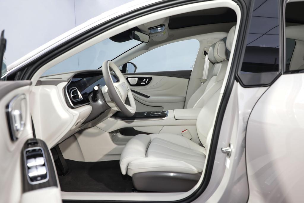 纯电车飞凡f7值不值得买,飞凡f7自动驾驶对比零跑c11