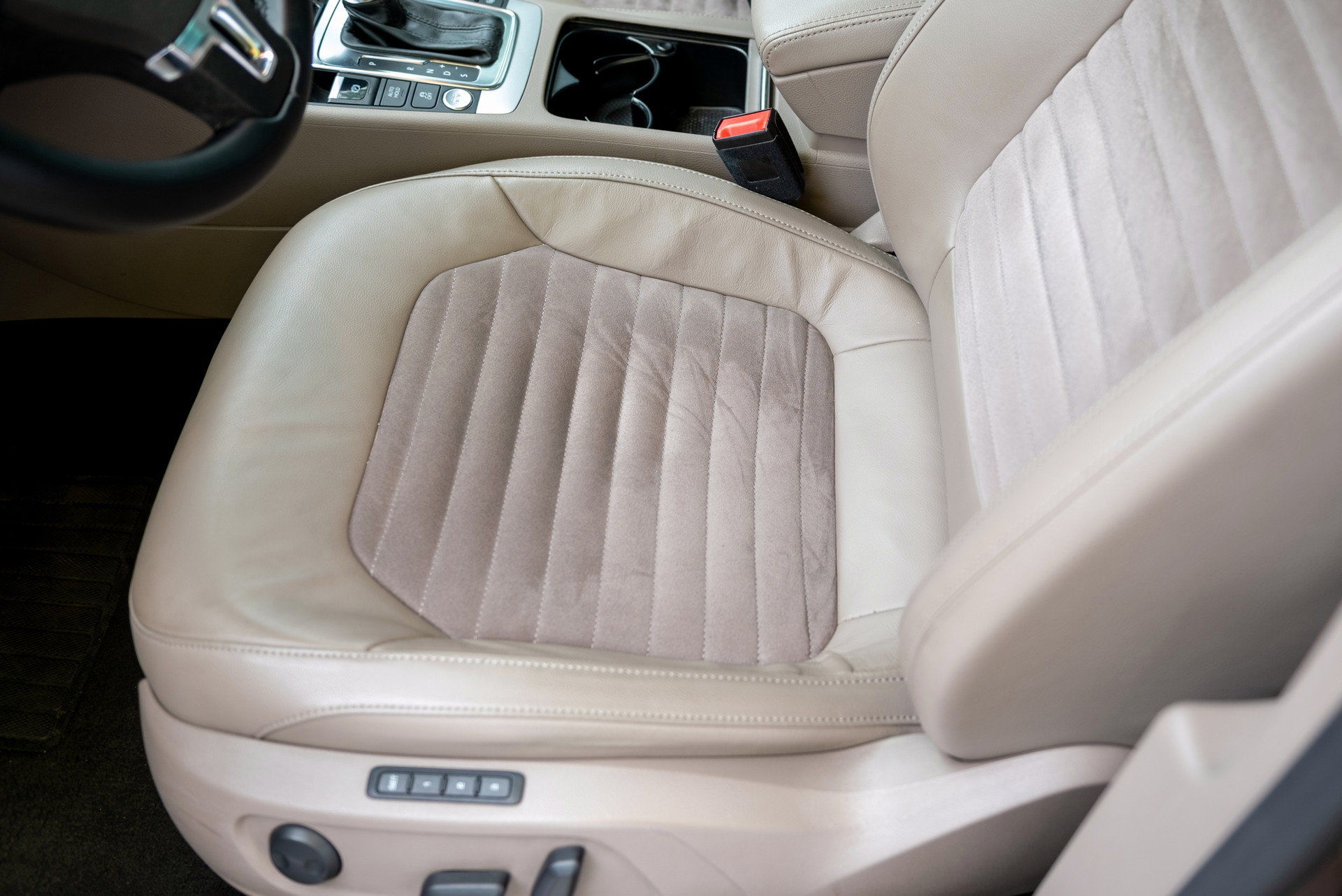 16款迈腾1.8t智享豪华版二手价格,全网最低二手20款迈腾豪华型