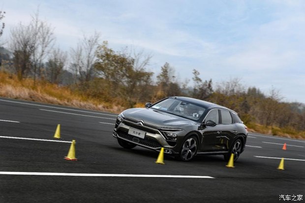 凡尔赛c5x口碑为什么那么好,雪铁龙凡尔赛c5x落地价