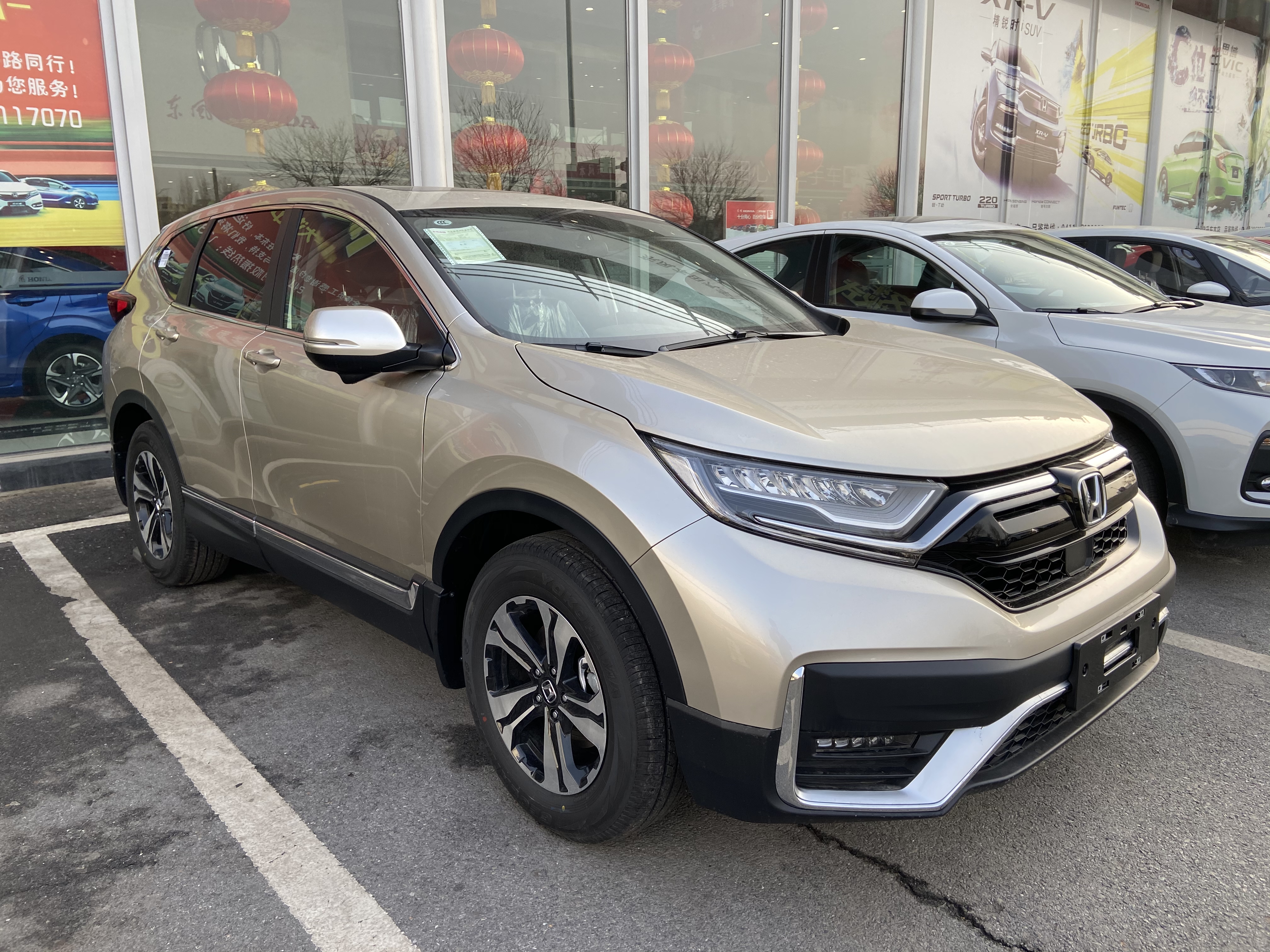 本田cr-v2021款1.5t风尚版无钥匙进入,本田cr-v空间对比汉兰达