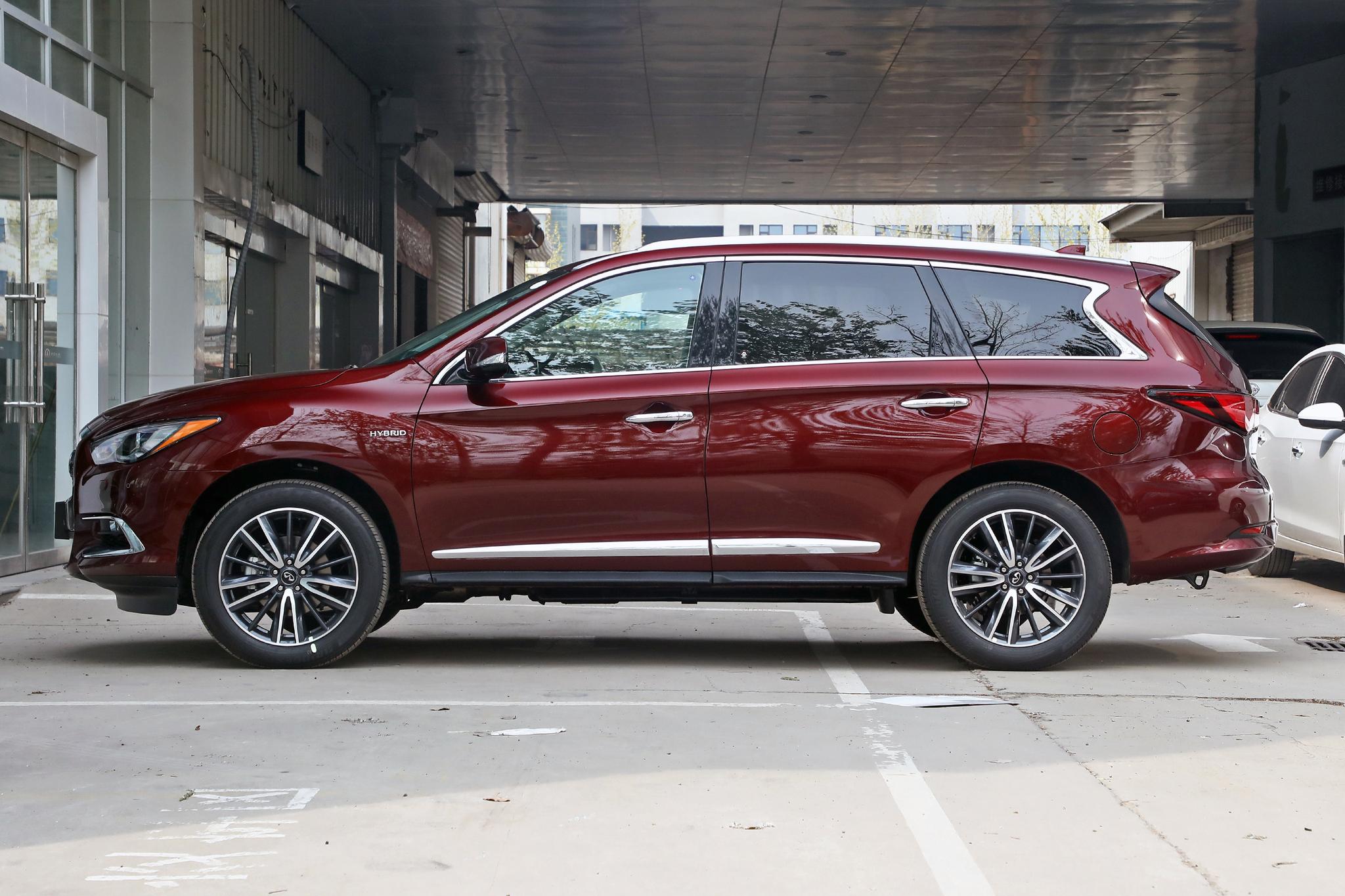 试驾最新款英菲尼迪qx60,英菲尼迪qx602022新款落地多少钱