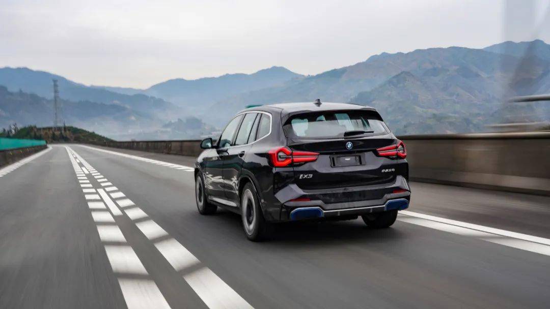 宝马ix3高速实际续航测评,宝马ix3满电才295公里