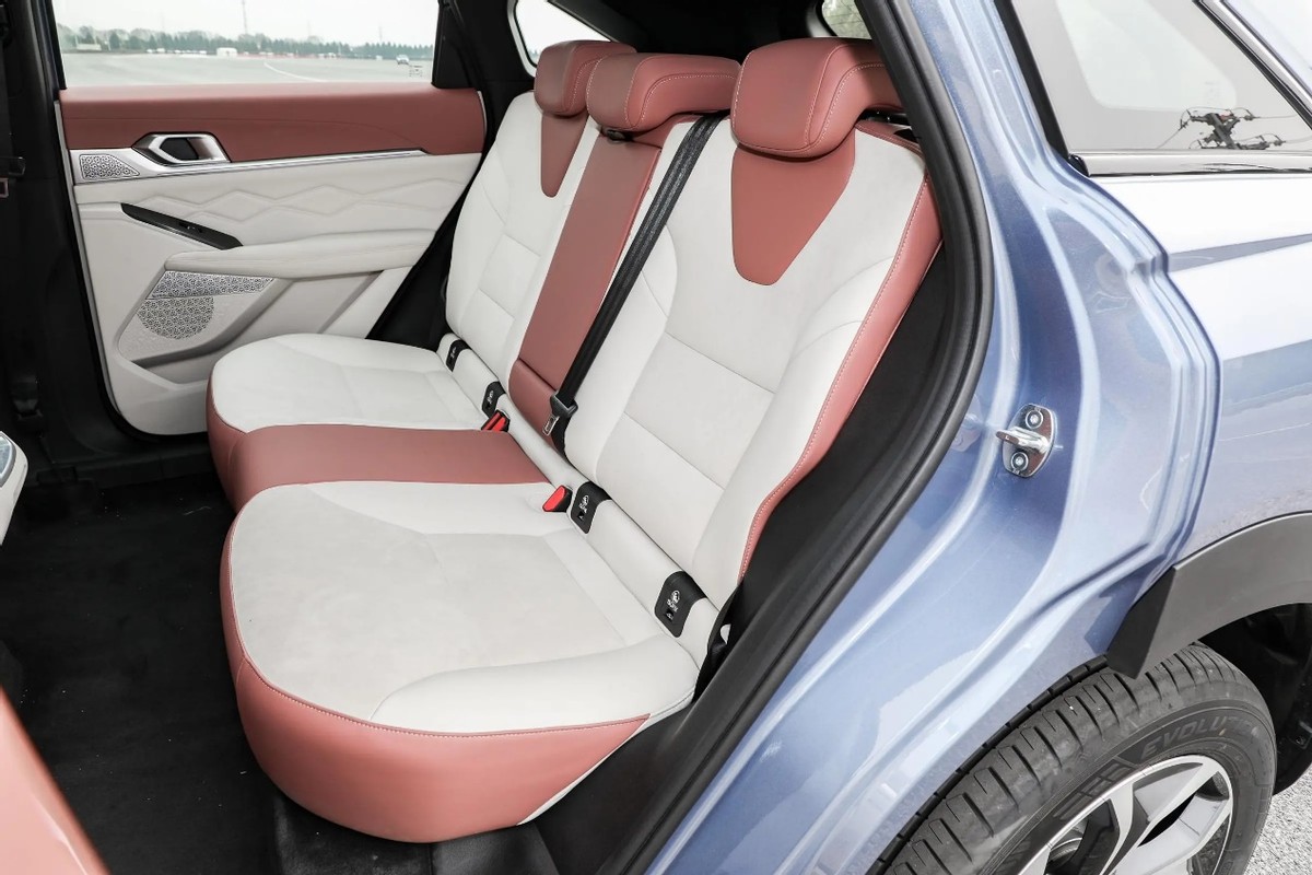 哈弗新神兽混动力值得购买吗,哈弗的神兽跟哈弗h6谁更值得买