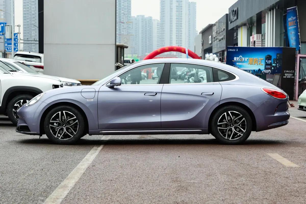 欧拉白猫正式上市最大401km续航,欧拉保时捷闪电猫2021款落地价