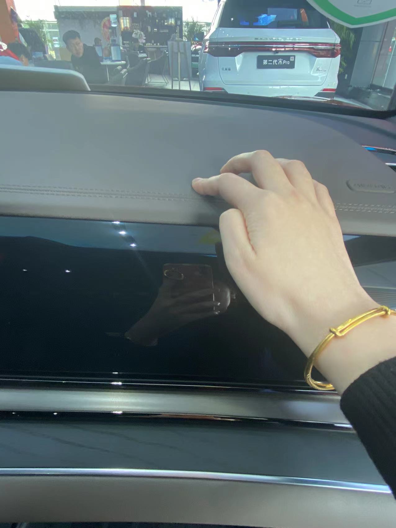 送生日礼物给老婆现金,送老婆生日礼物要有意义的