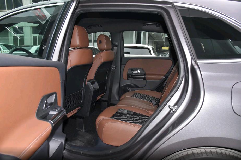 实用家用车全新奔驰b级,奔驰b级2020款使用感受