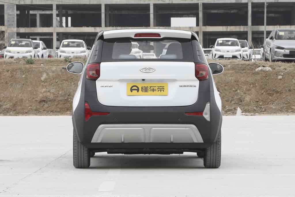 配造型凌厉的前保险杠显得运动,黑前保险杠配什么颜色中网