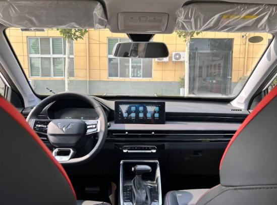 五菱星驰suv新款价格,五菱星驰手动小型suv落地