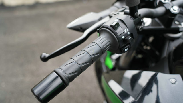 9000公里的19款川崎z400值得买吗,操控简单的川崎摩托车