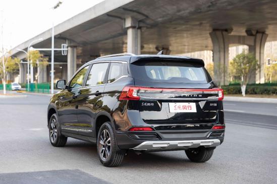 东风盛世风行t52022款落地价格,东风风行t5盛世款与瑞虎5x的比较