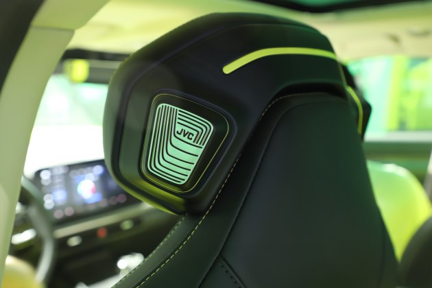 化身移动音乐厅JVC音响加持实拍哈弗酷狗