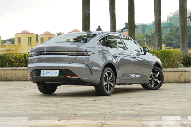 不惧油价飙升家庭代步用车首选,不惧油价